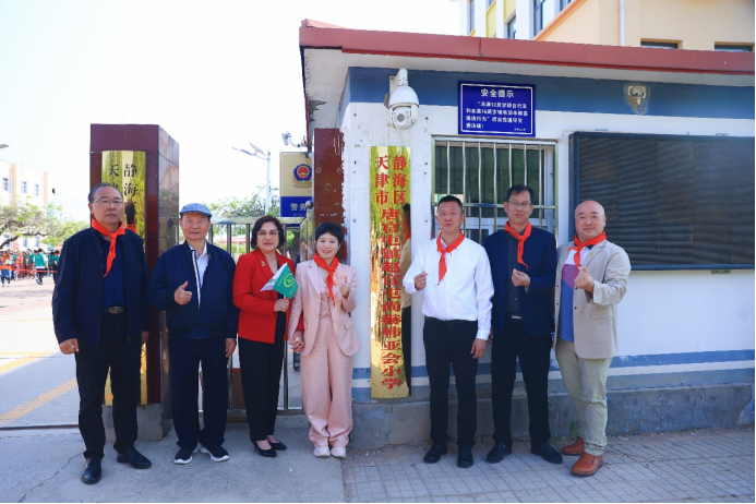 1714976124300992.png image.png